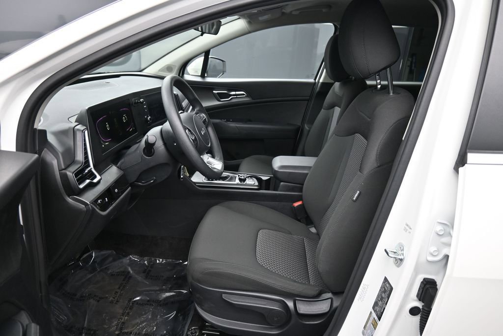 Certified 2025 Kia Sportage LX FWD image 18
