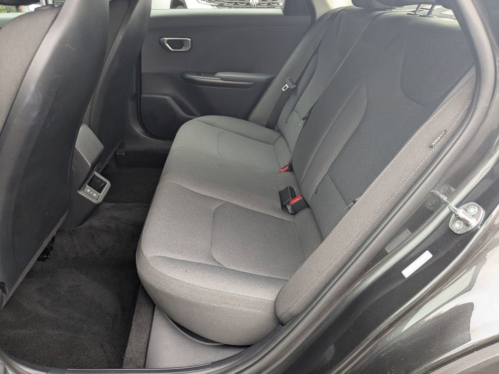 Used 2025 Kia K4 LXS image 21