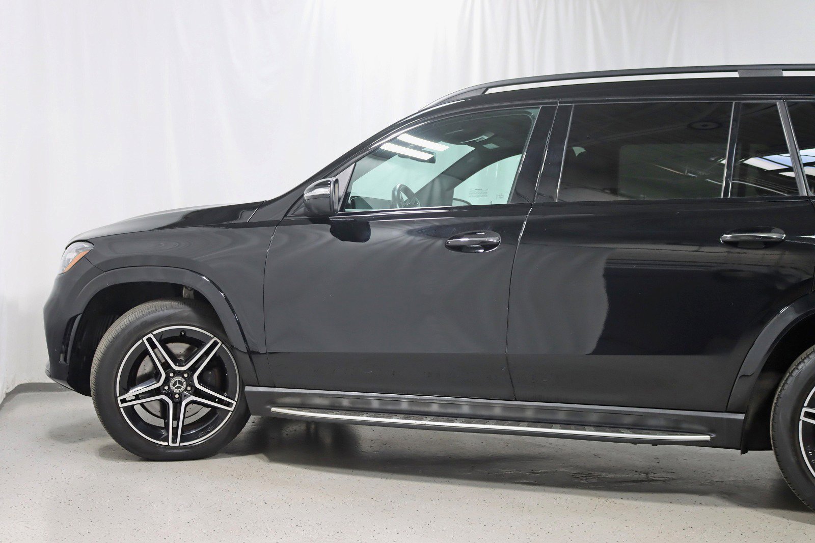 Used 2022 Mercedes-Benz GLS 450 4MATIC w/ AMG Line Exterior image 11