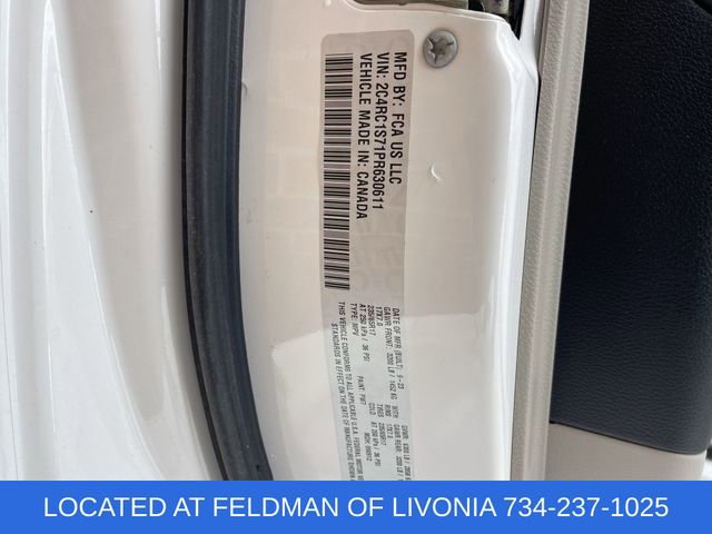 Used 2023 Chrysler Pacifica Limited image 34