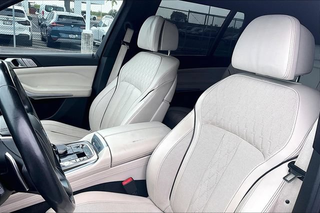 Used 2020 BMW X7 xDrive40i w/ Premium Package AWD/4WD image 27