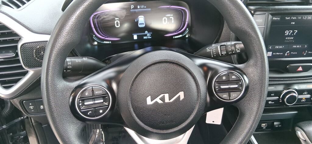 Used 2023 Kia Soul LX w/ Option Group 015 FWD image 21