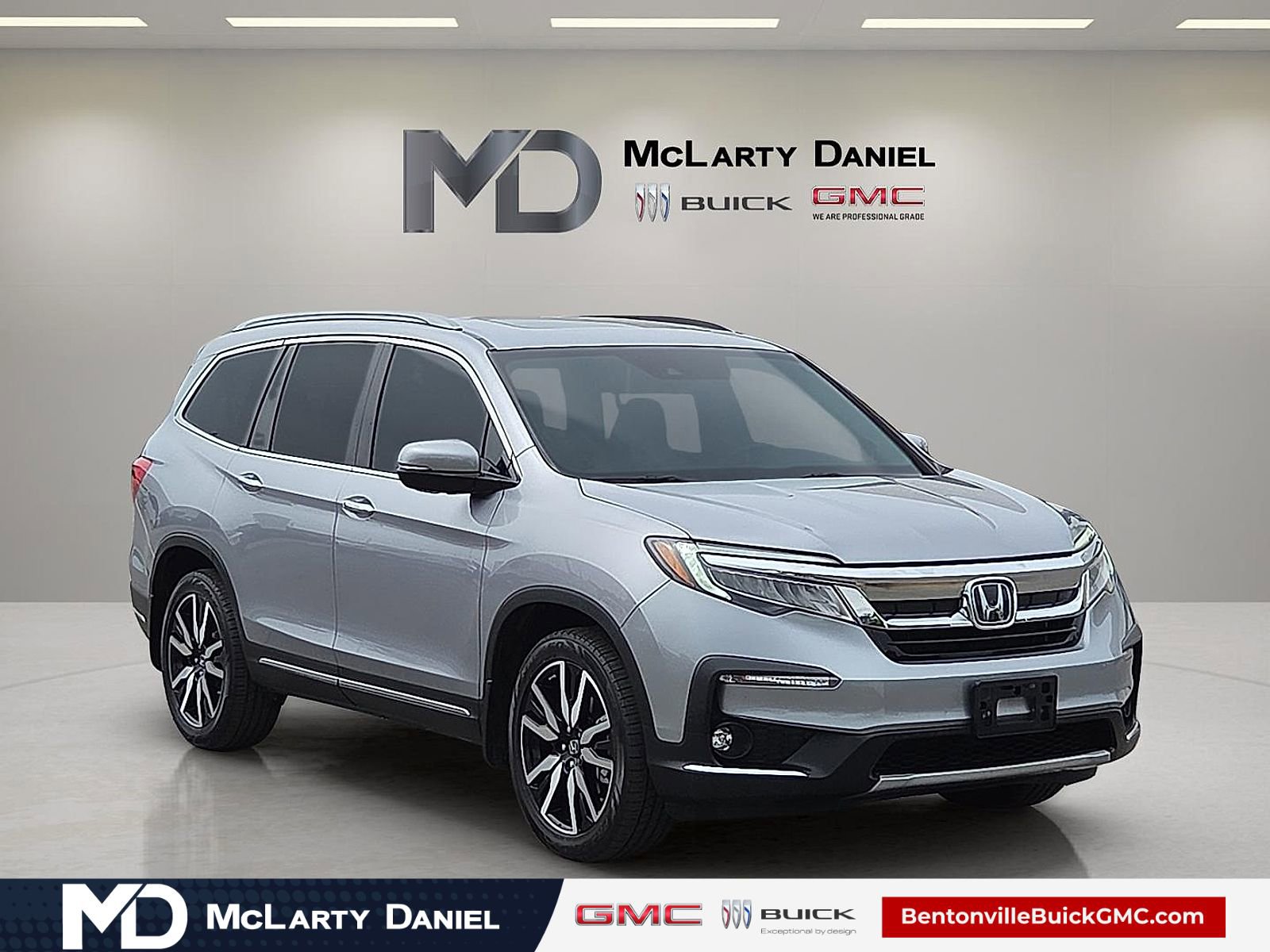 Used 2020 Honda Pilot Touring image 1