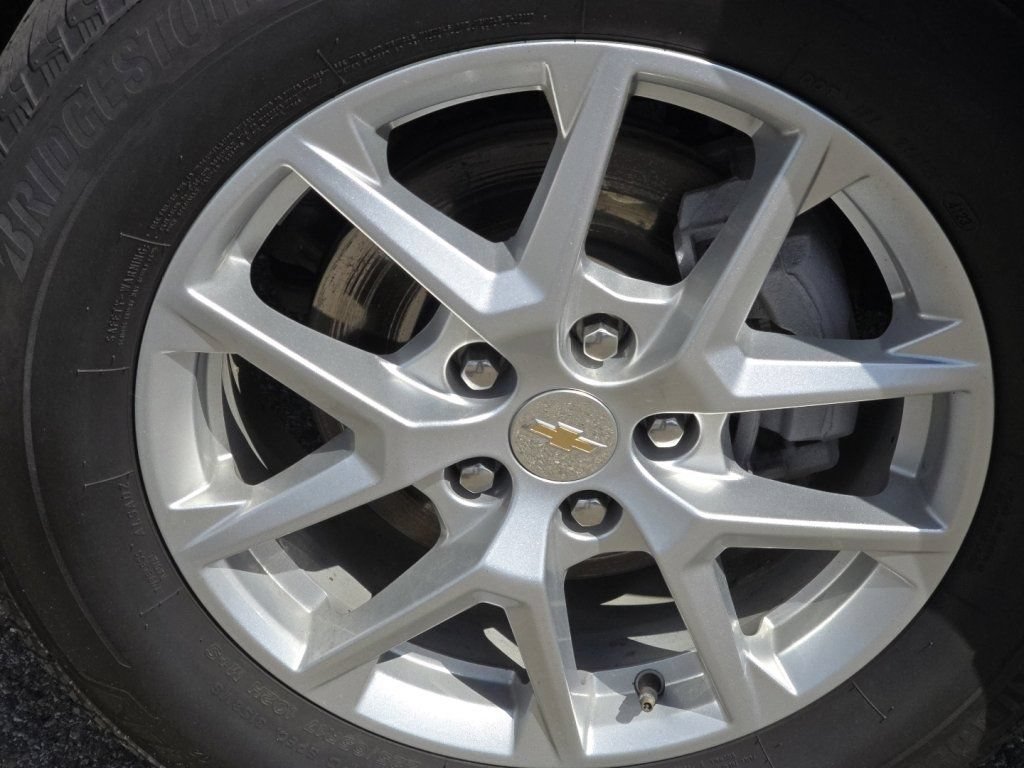 Used 2024 Chevrolet Equinox LT AWD/4WD image 11