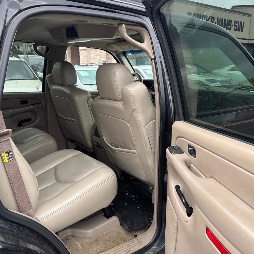 Used 2005 GMC Yukon SLT w/ SLT Preferred Equipment Group AWD/4WD image 19