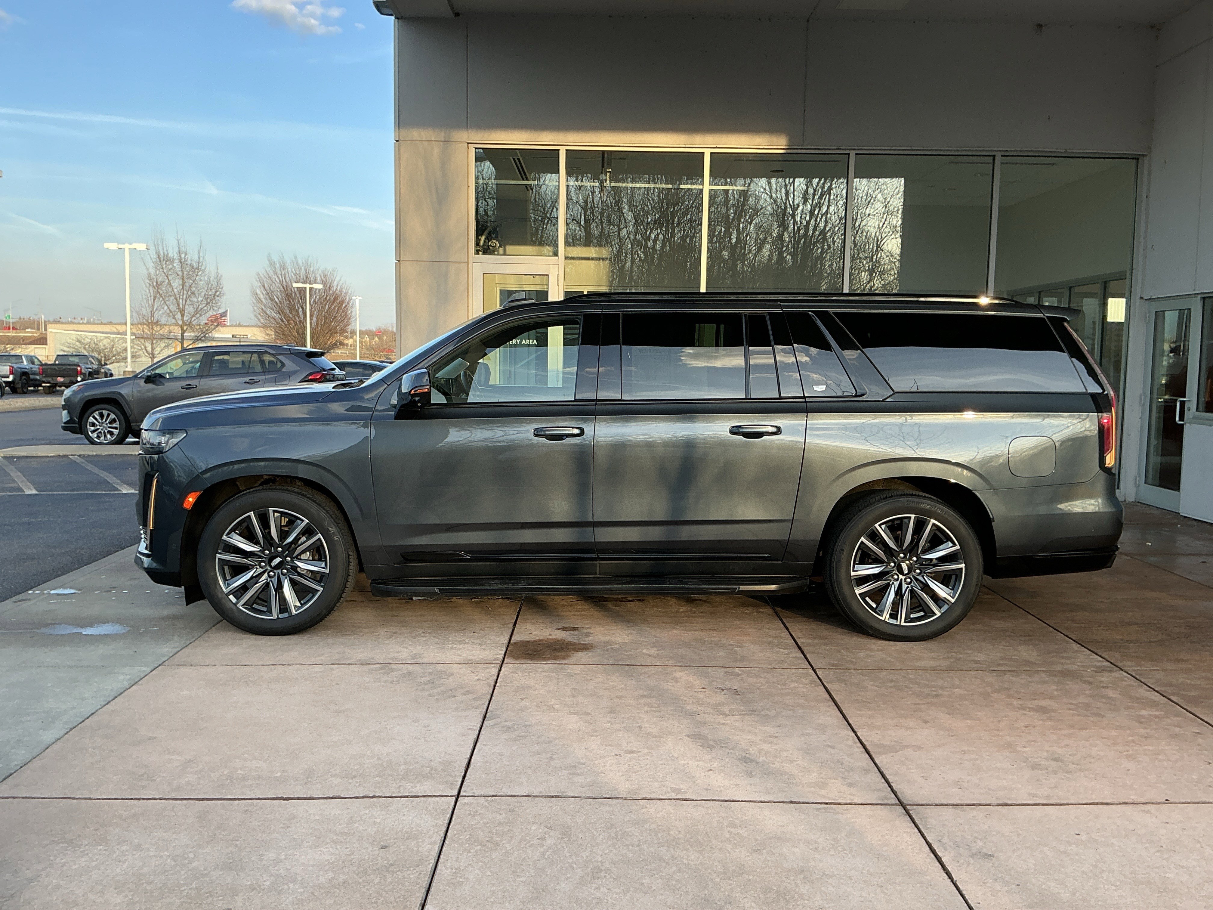 Used 2021 Cadillac Escalade ESV Sport Platinum w/ Heavy-Duty Trailer Package image 19