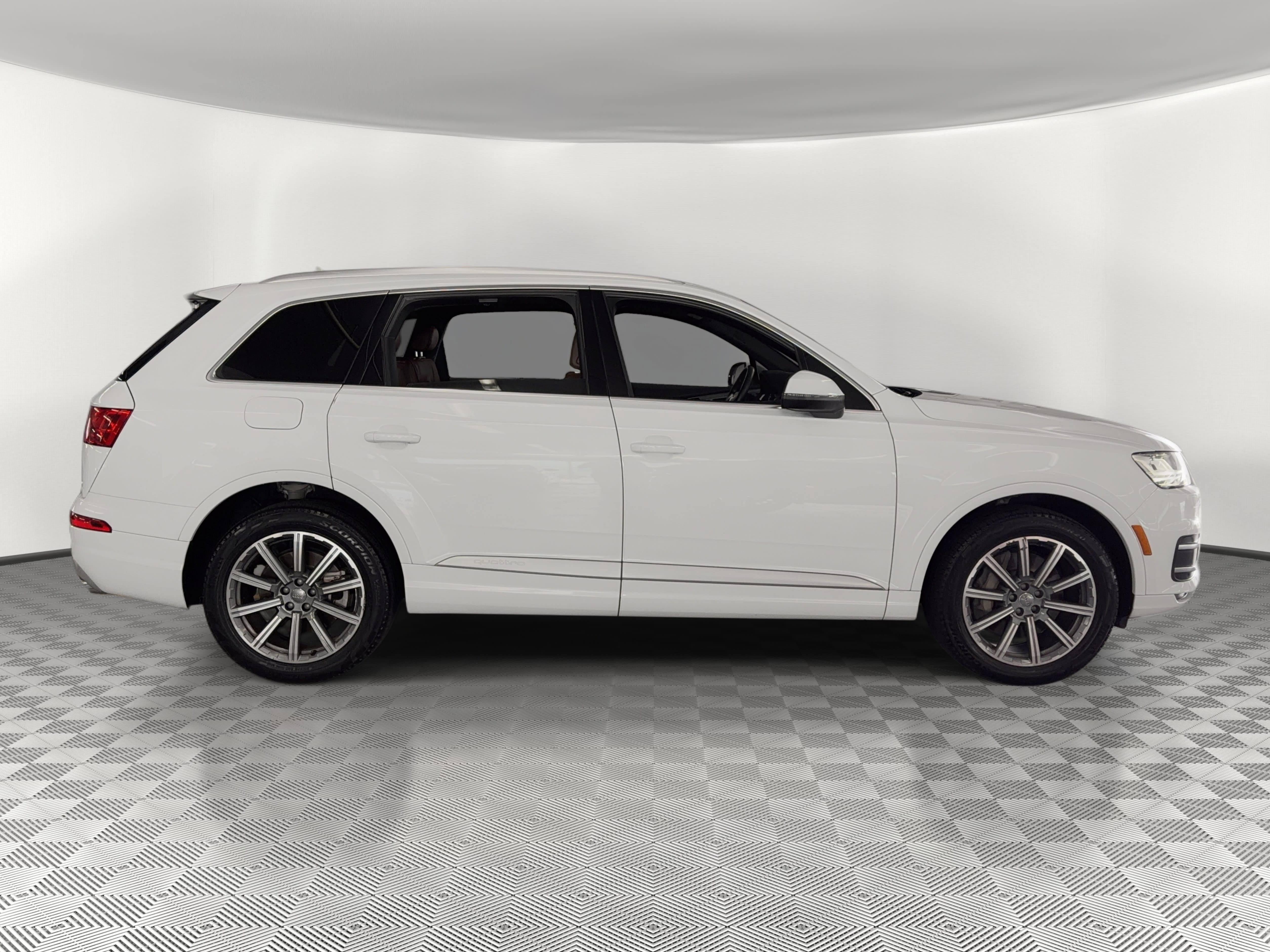 Used 2019 Audi Q7 2.0T Premium Plus w/ Premium Plus Package AWD/4WD image 8