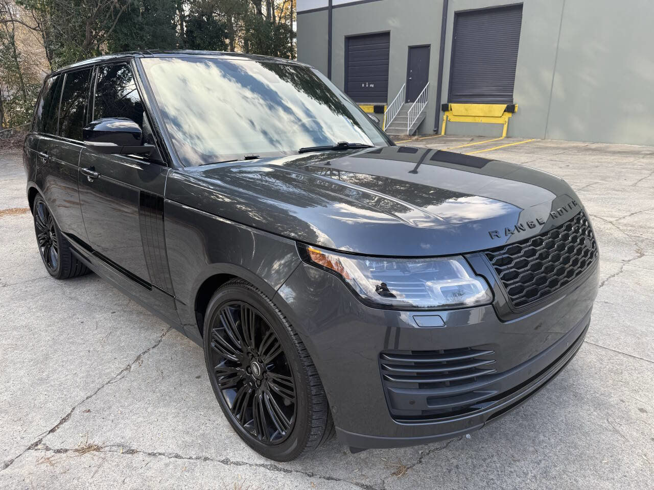 Used 2018 Land Rover Range Rover Supercharged image 12