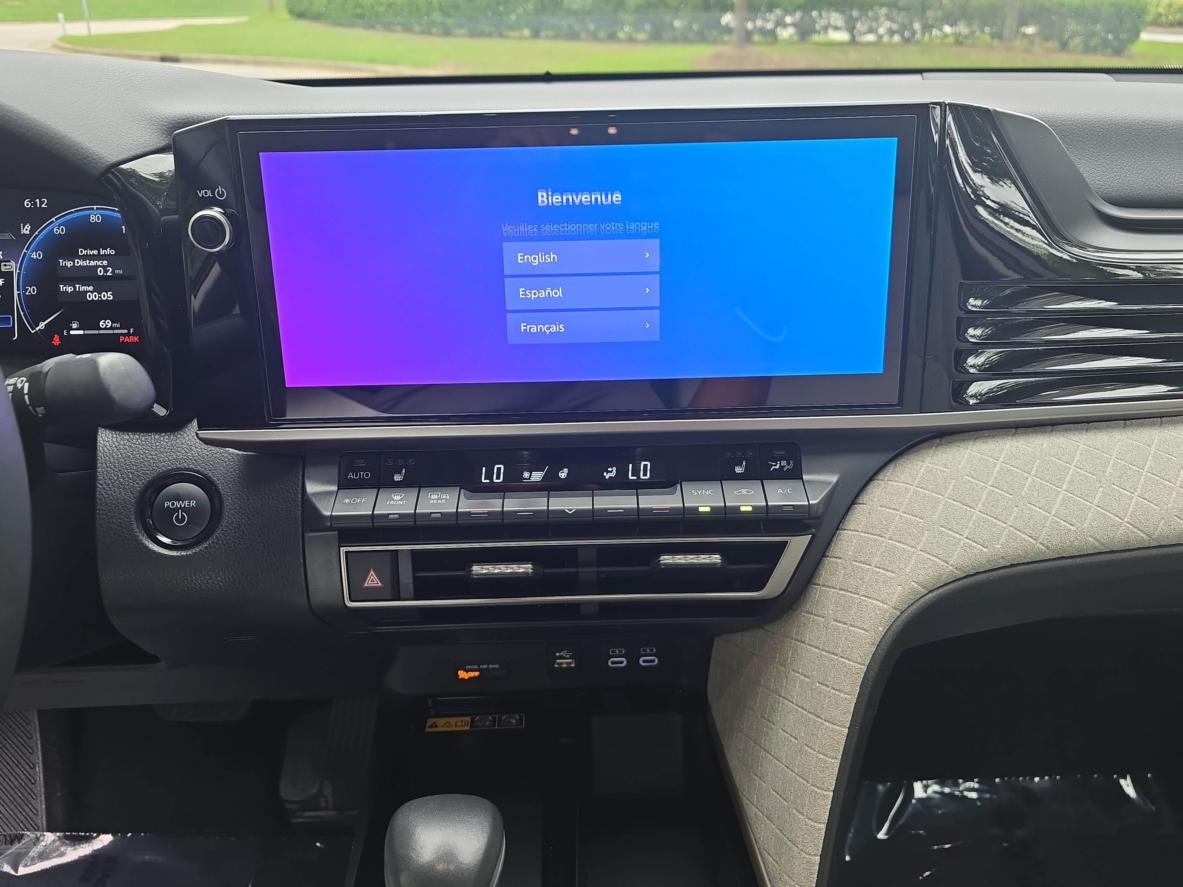 Used 2025 Toyota Camry XLE FWD image 19