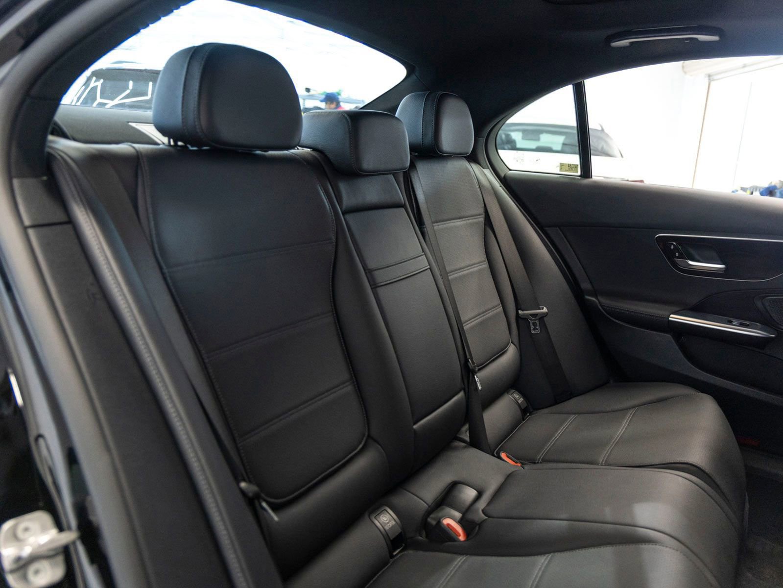 Used 2025 Mercedes-Benz C 300 Sedan image 24