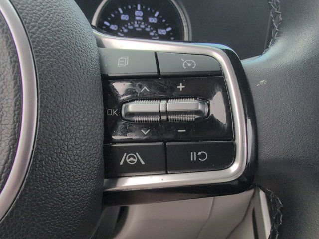 Used 2024 Kia Carnival LX image 21