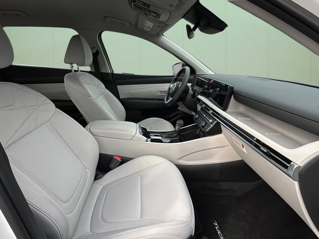 Certified 2025 Hyundai Tucson SE image 40