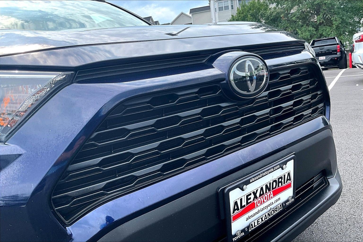 Used 2020 Toyota RAV4 XLE Premium AWD/4WD image 29