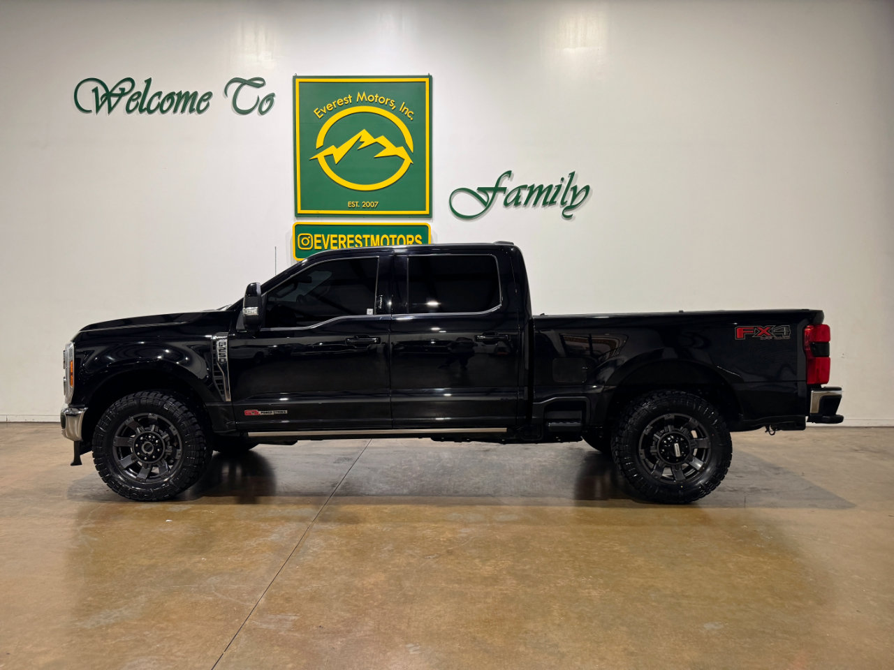 Used 2023 Ford F250 Lariat w/ Lariat Ultimate Package image 5