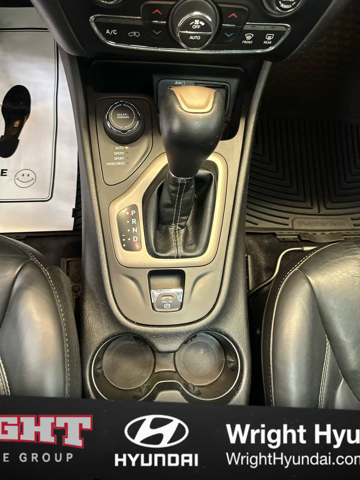 Used 2017 Jeep Cherokee Limited image 29