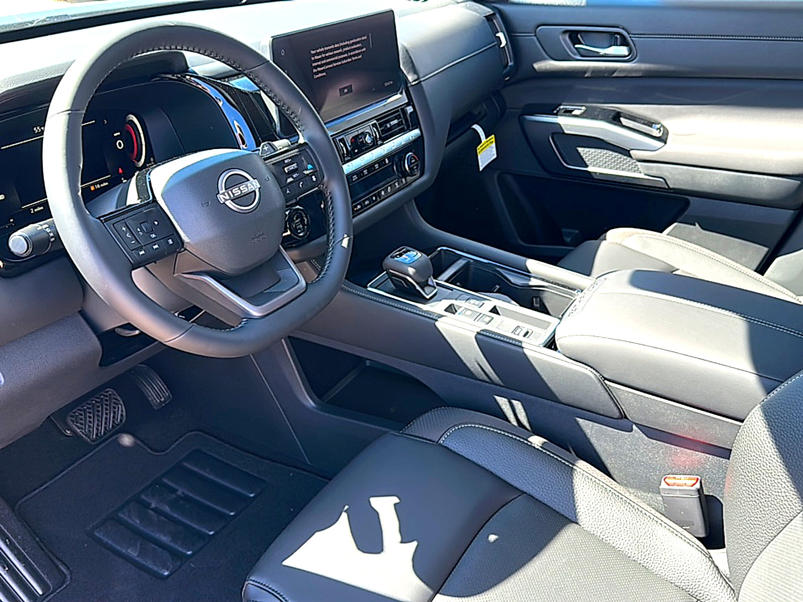 New 2026 Nissan Pathfinder SL image 9