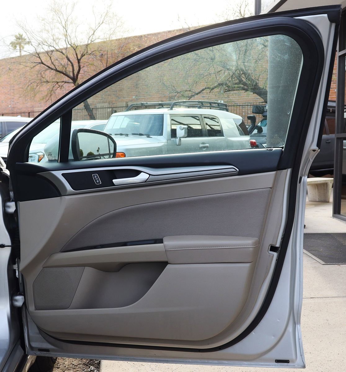 Used 2019 Ford Fusion SE image 29