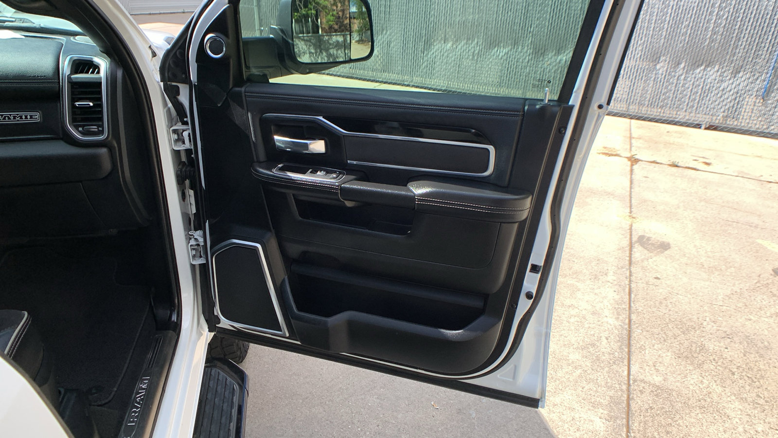Used 2020 RAM 2500 Laramie AWD/4WD image 30