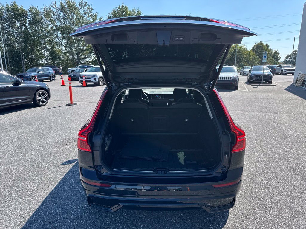 Used 2025 Volvo XC60 B5 Ultra AWD/4WD image 10