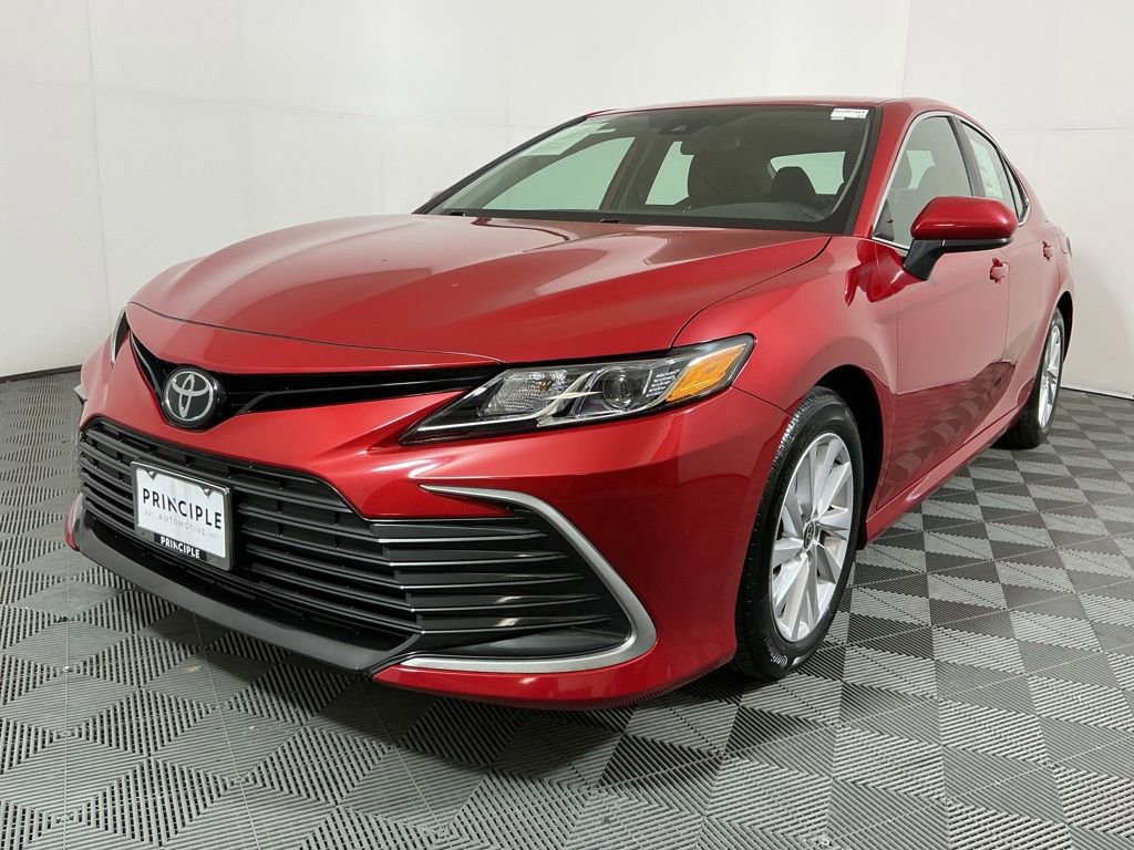 Used 2024 Toyota Camry LE FWD image 2