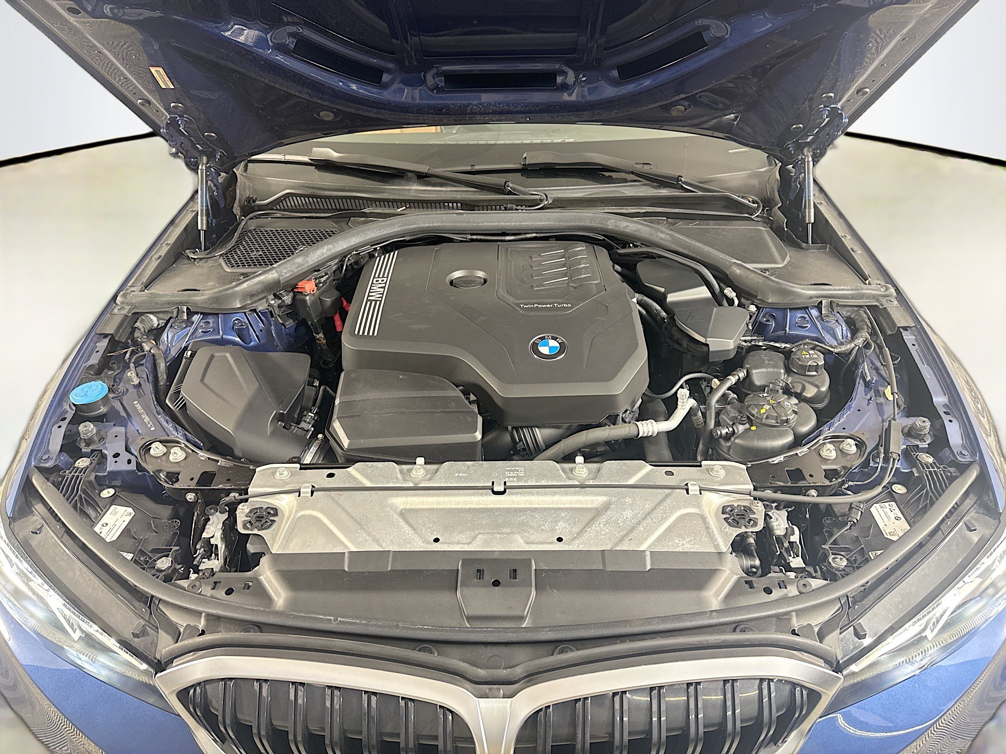 Used 2023 BMW 330i Sedan w/ Parking Assistance Package RWD image 39