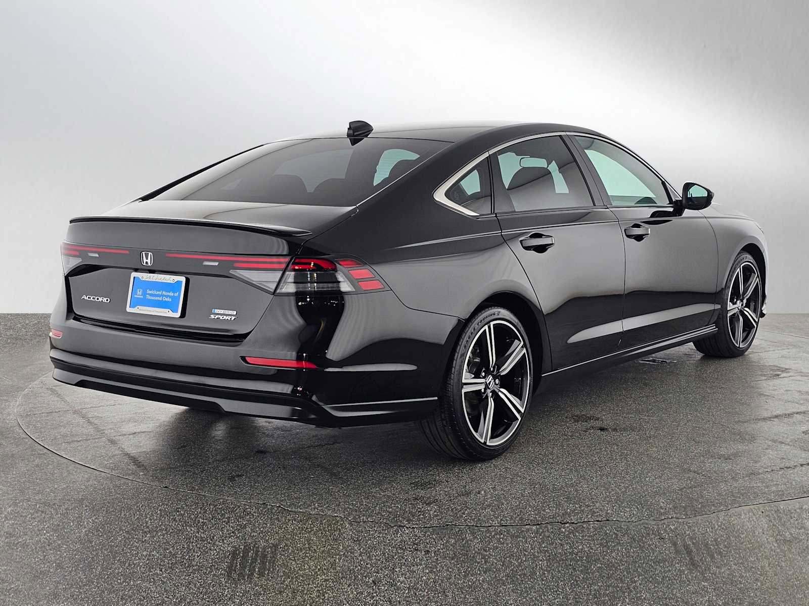 Used 2024 Honda Accord Sport image 3