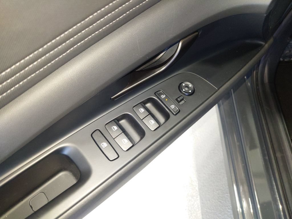 Used 2026 Hyundai Elantra Sport FWD image 12