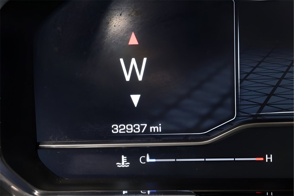 Used 2024 GMC Sierra 2500 SLT w/ SLT Convenience Package image 12