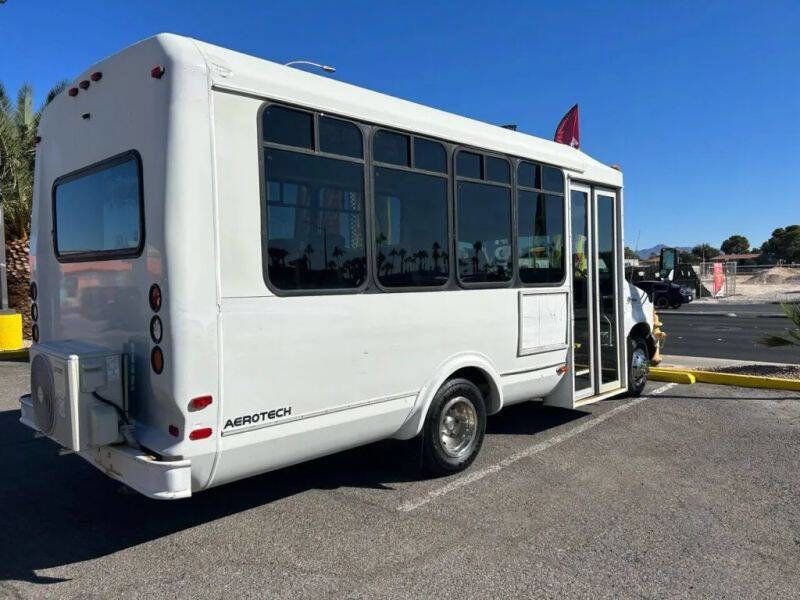 Used 2006 Ford E-350 and Econoline 350 Super Duty RWD image 8