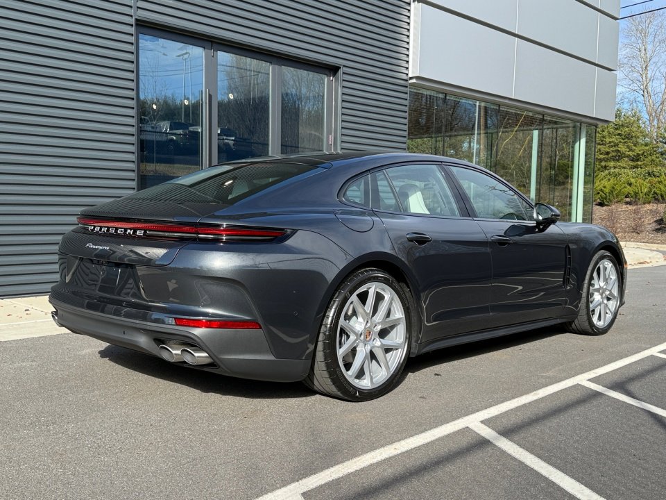 New 2026 Porsche Panamera image 7