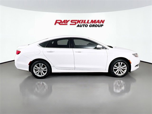 Used 2015 Chrysler 200 Limited image 8