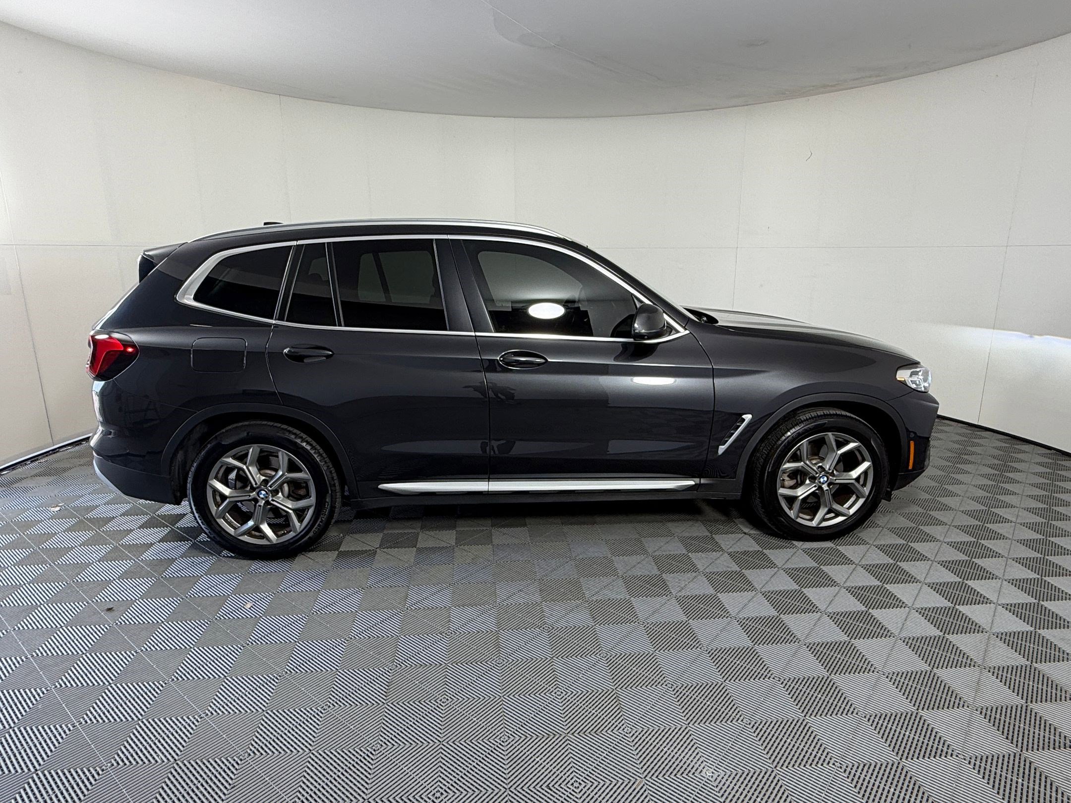 Used 2023 BMW X3 sDrive30i w/ Premium Package RWD image 8