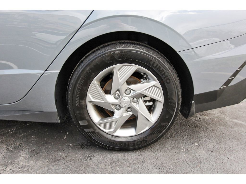 Certified 2025 Hyundai Sonata SE image 30