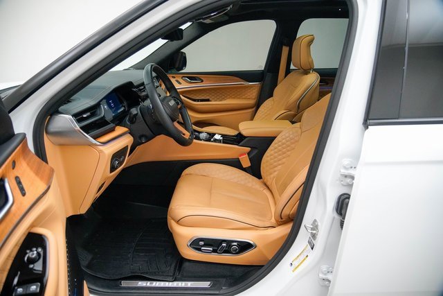 Used 2024 Jeep Grand Cherokee Summit image 15