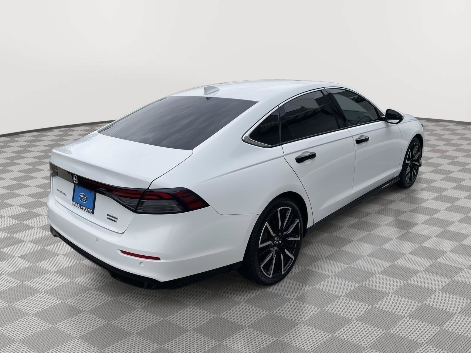 Used 2023 Honda Accord Touring image 15