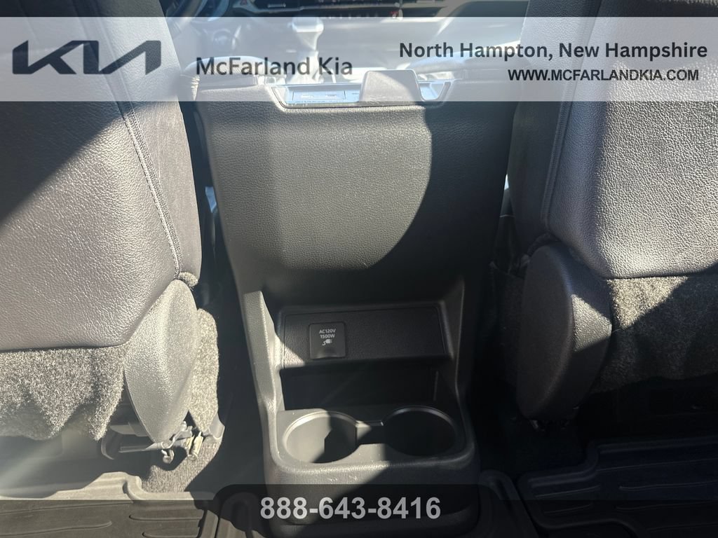 Used 2025 Toyota Sienna XLE Woodland Edition AWD/4WD image 23
