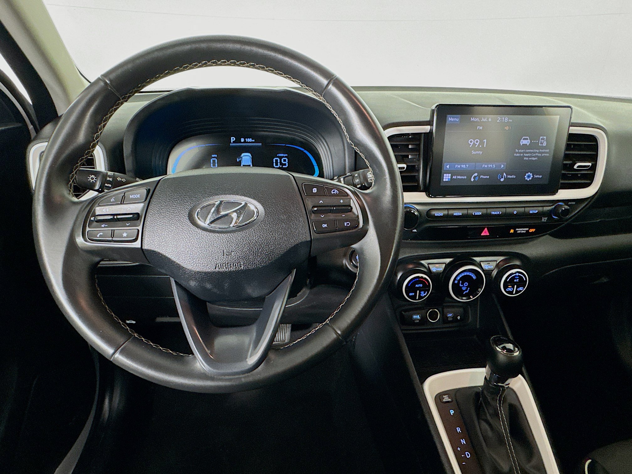 Used 2026 Hyundai Venue SEL FWD image 10