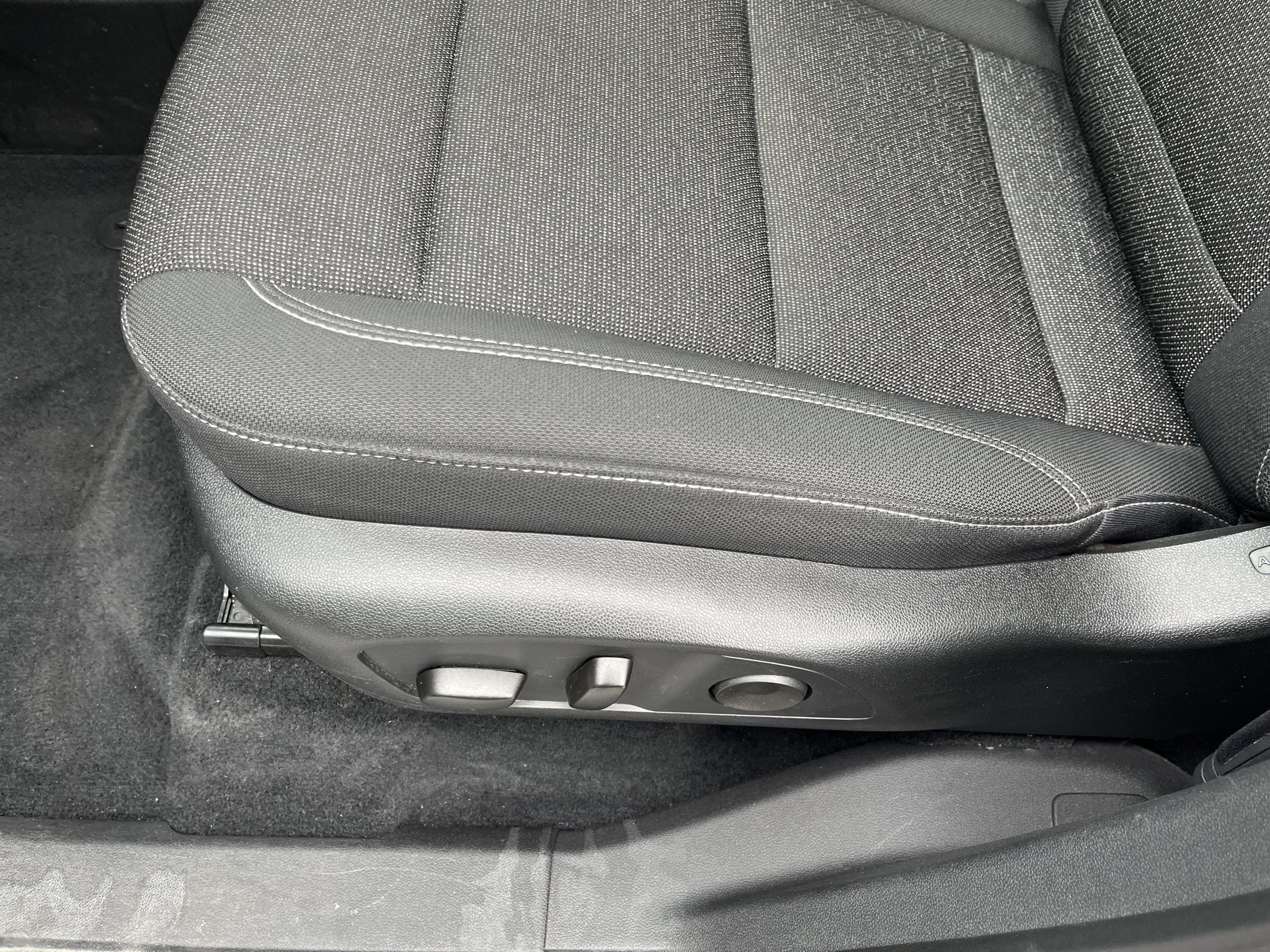 Used 2025 Chevrolet Traverse LT w/ Sun and Wheel Package AWD/4WD image 16