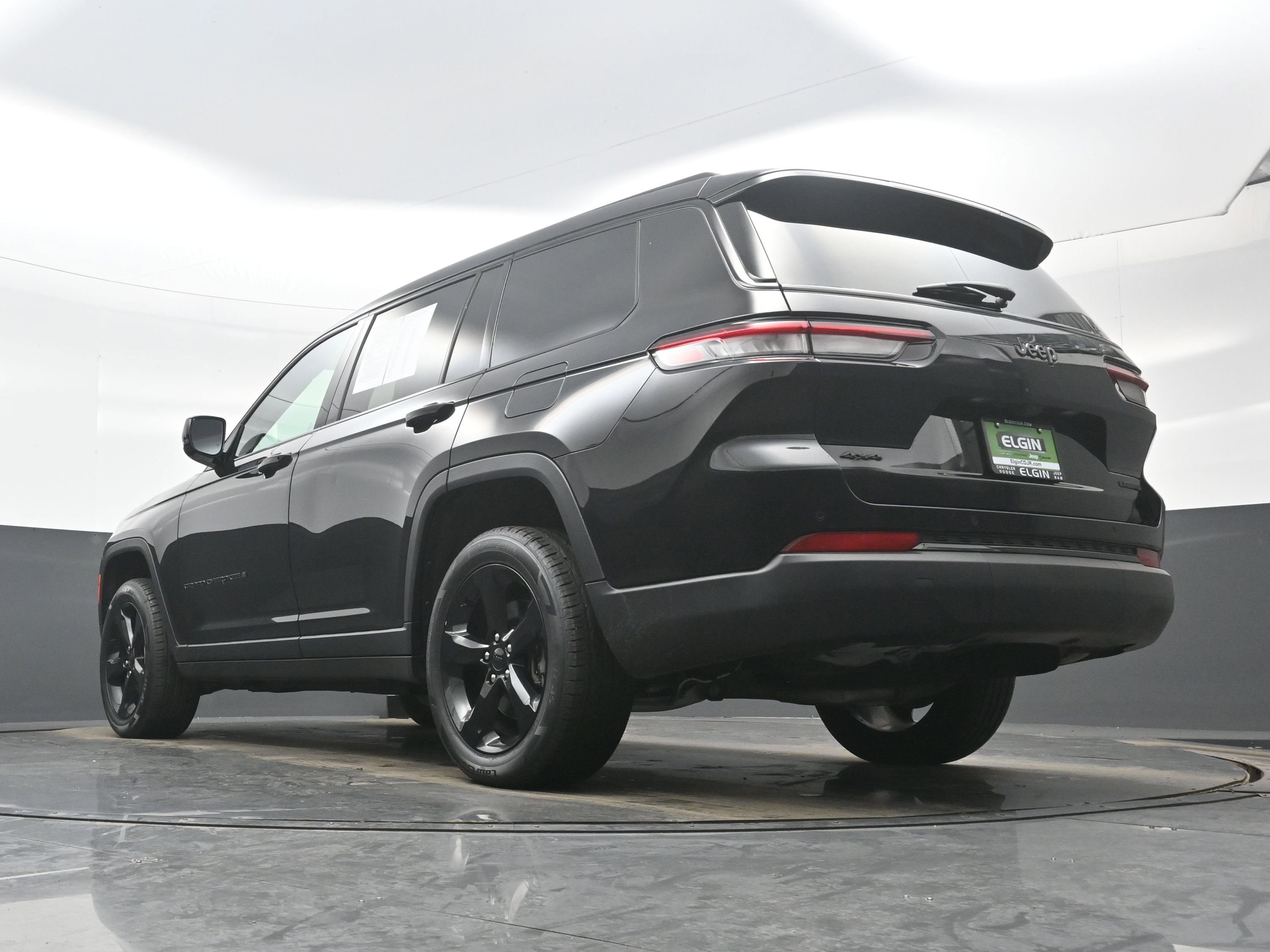 Used 2025 Jeep Grand Cherokee L Limited w/ Black Appearance Package image 28