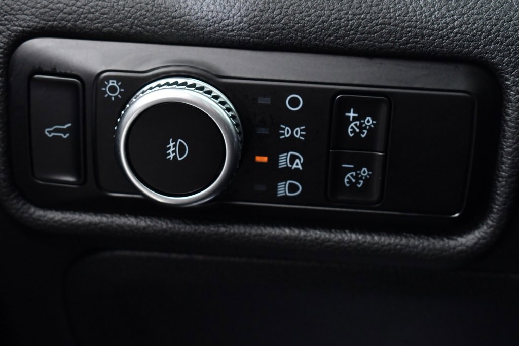 Used 2023 Ford Explorer XLT w/ Equipment Group 202A image 31