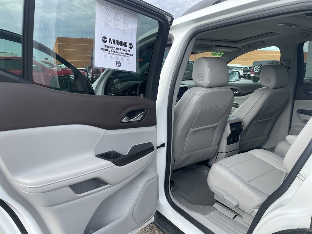 Used 2023 GMC Acadia SLT w/ Technology Package image 27