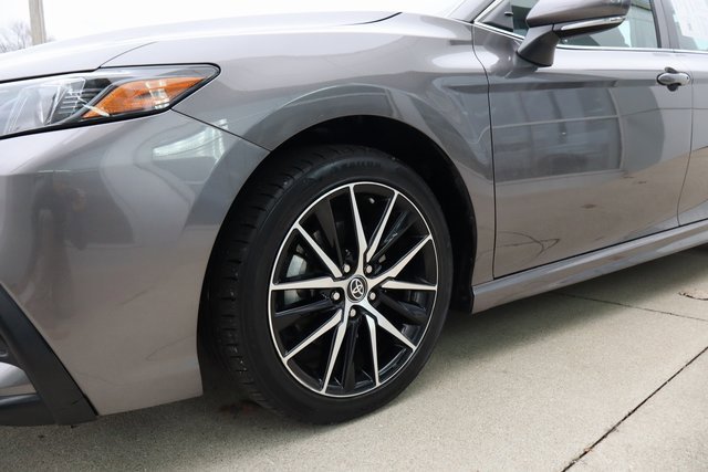 Used 2023 Toyota Camry SE image 6