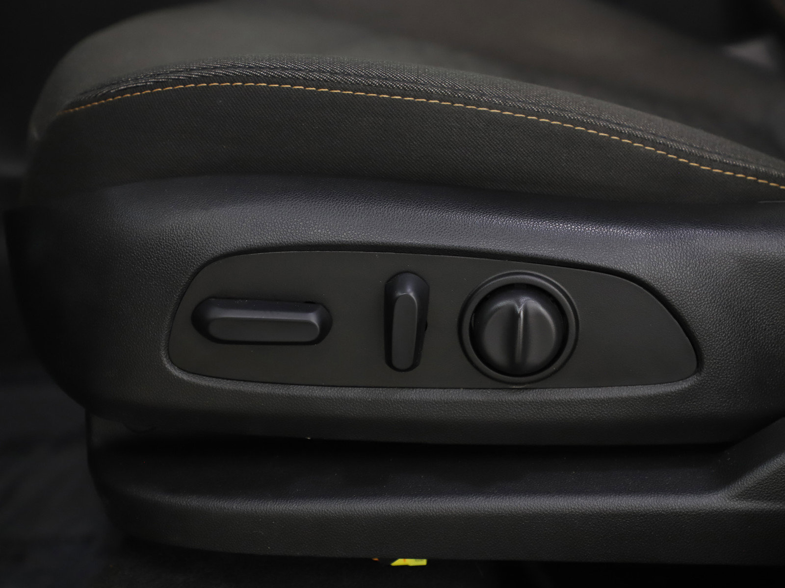 Used 2020 Chevrolet Equinox LT image 28