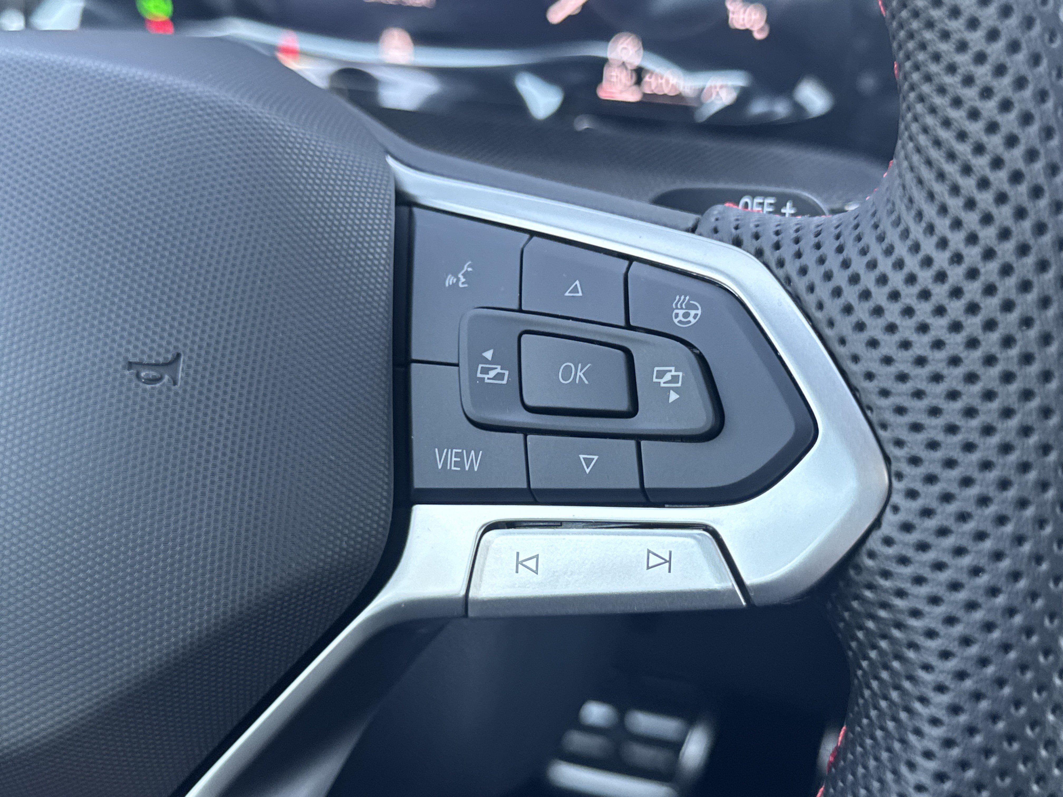 New 2026 Volkswagen Golf SE FWD image 21