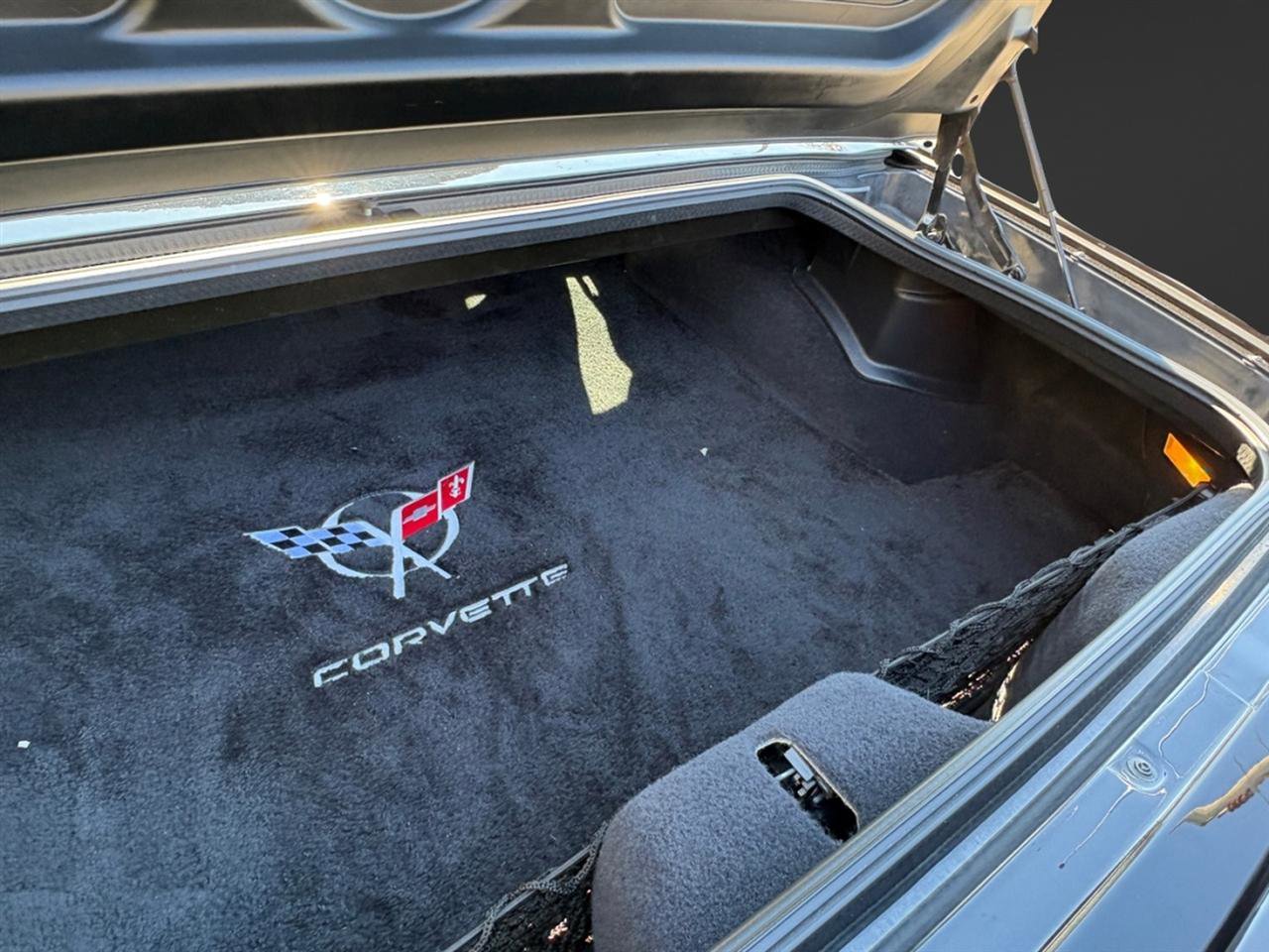 Used 2004 Chevrolet Corvette Convertible w/ Preferred Equipment Group RWD image 47