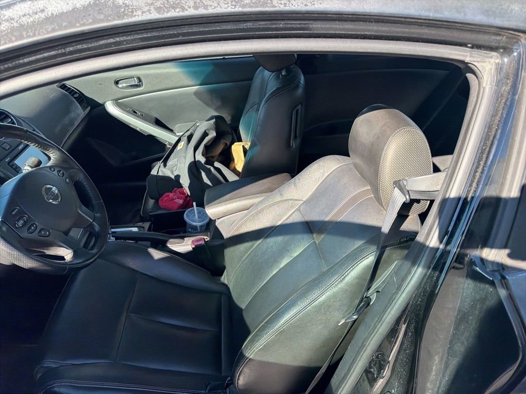 Used 2010 Nissan Altima 3.5 SR w/ Leather Pkg image 6