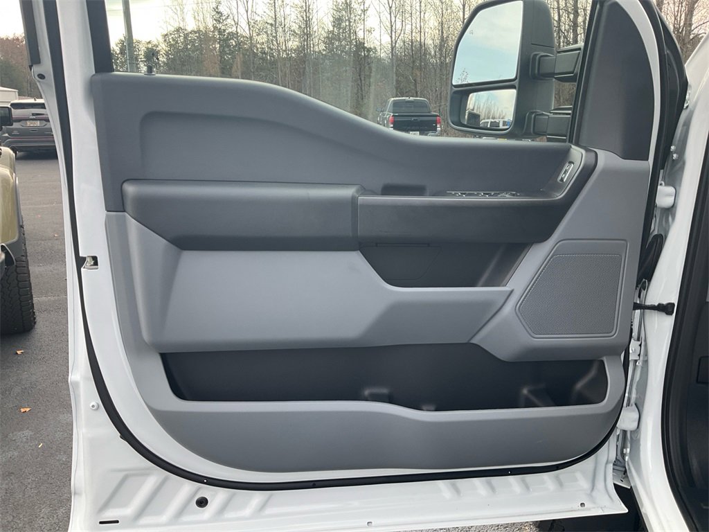 New 2026 Ford F450 XL image 15