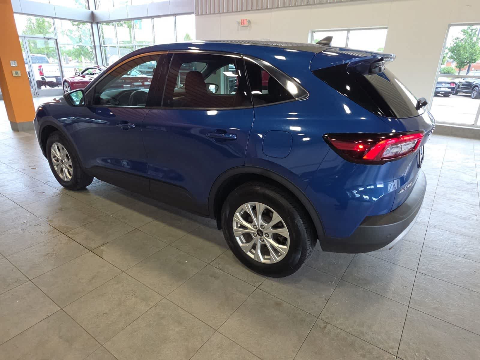 Used 2023 Ford Escape Active w/ Tech Pack #1 AWD/4WD image 11