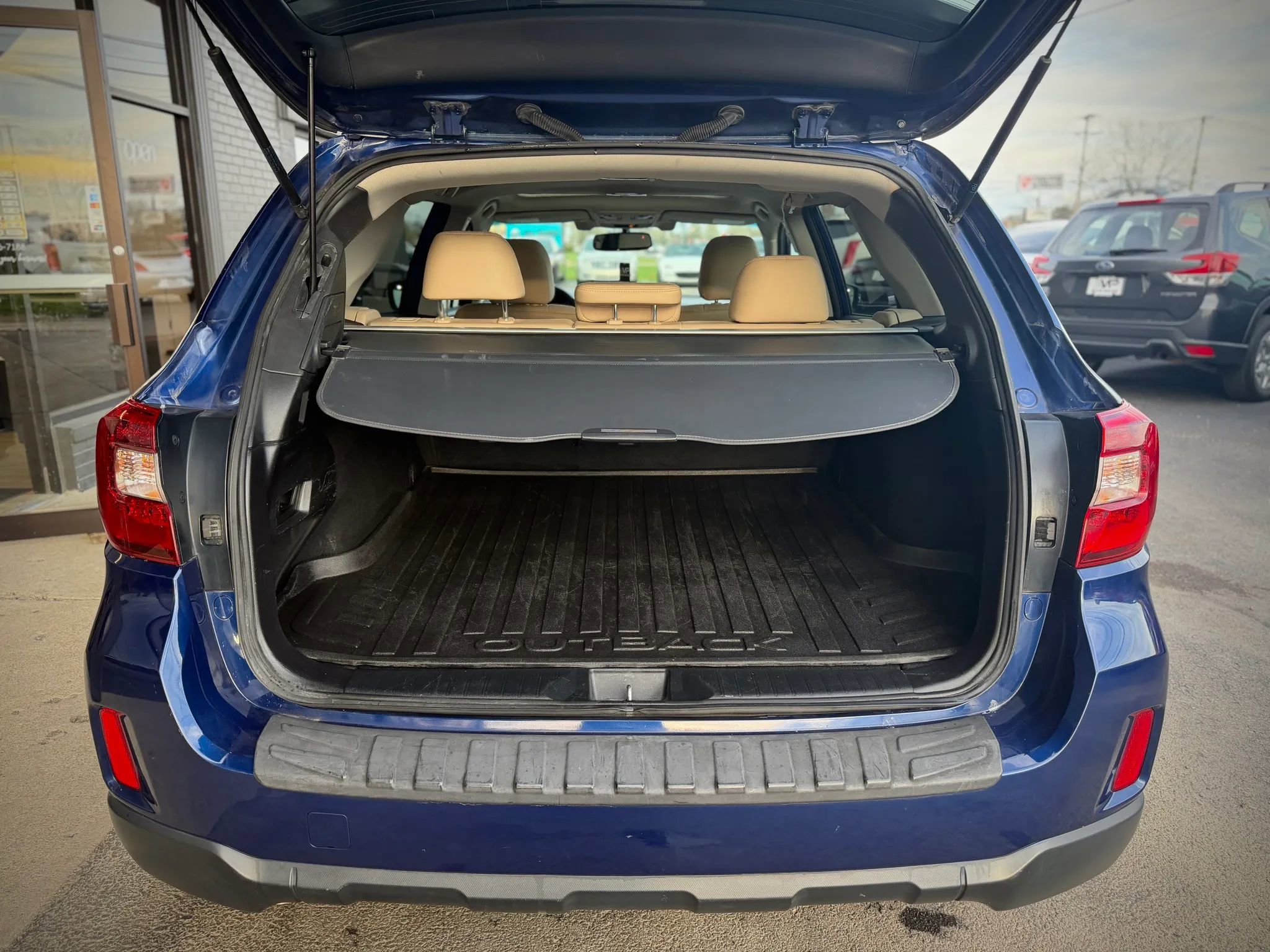 Used 2016 Subaru Outback 2.5i Limited AWD/4WD image 25