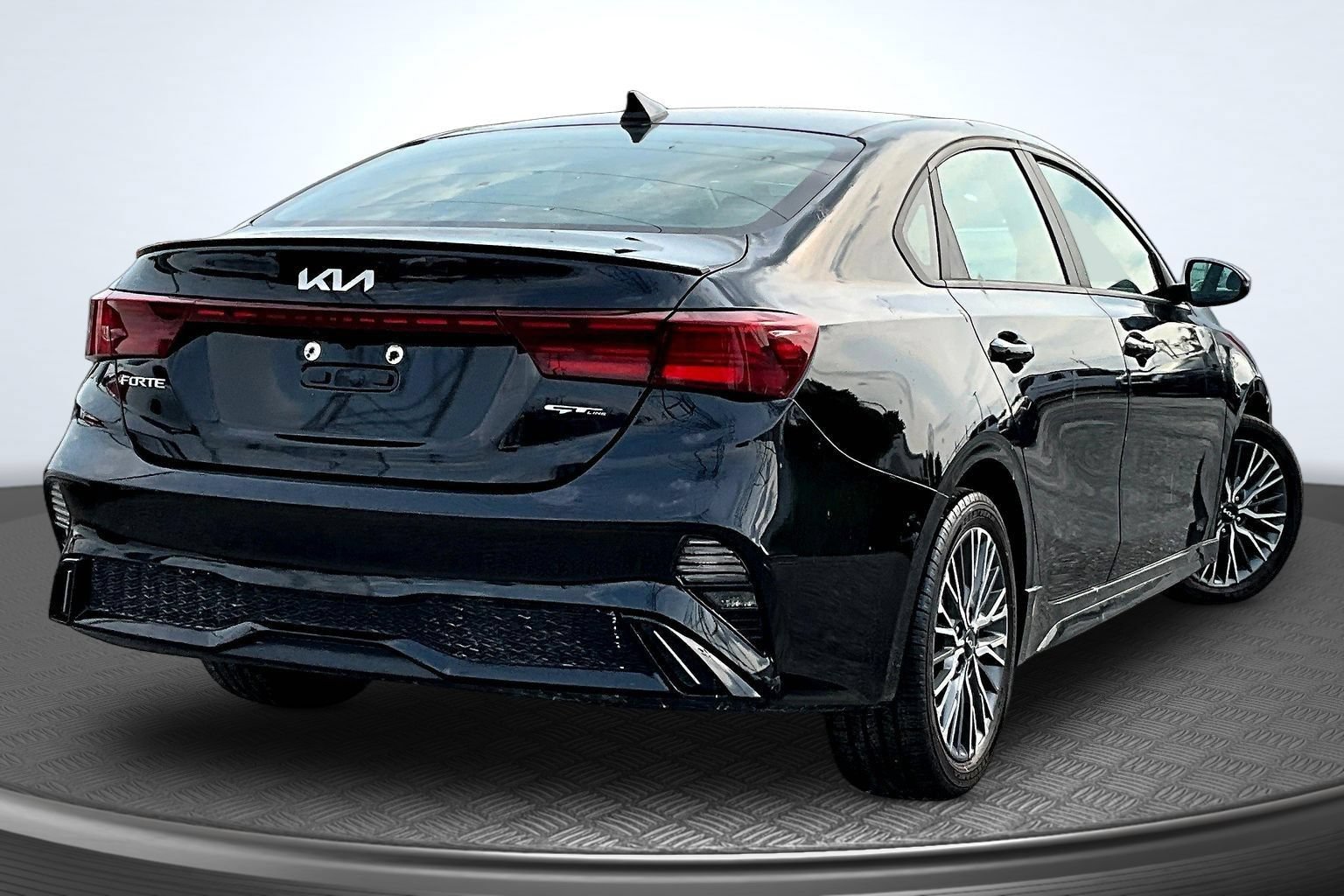Used 2023 Kia Forte GT-Line FWD image 5